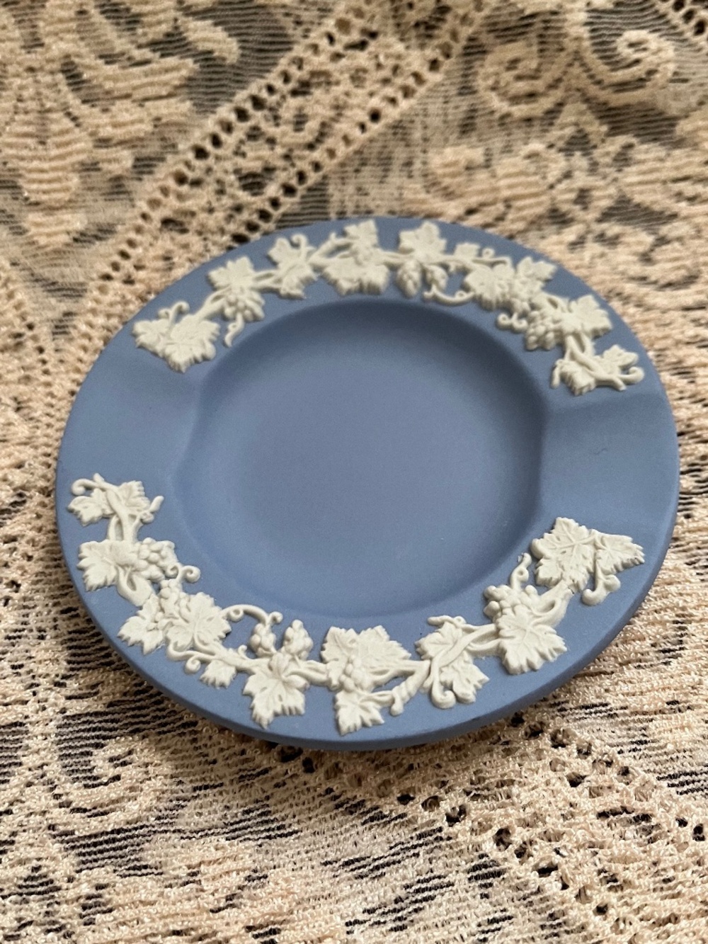 Vintage Wedgwood blue and white small ashtray trinkets